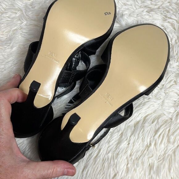 Ann Marino Honey Bun Black Satin Ruffle Heels Size 8.5 New - Picture 6 of 8